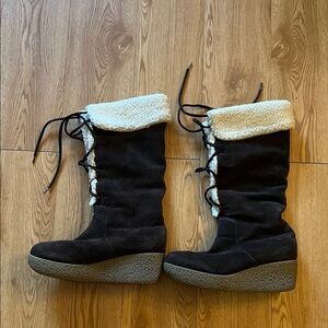 Yellow Box Black Winter Boots with Cream Lining
